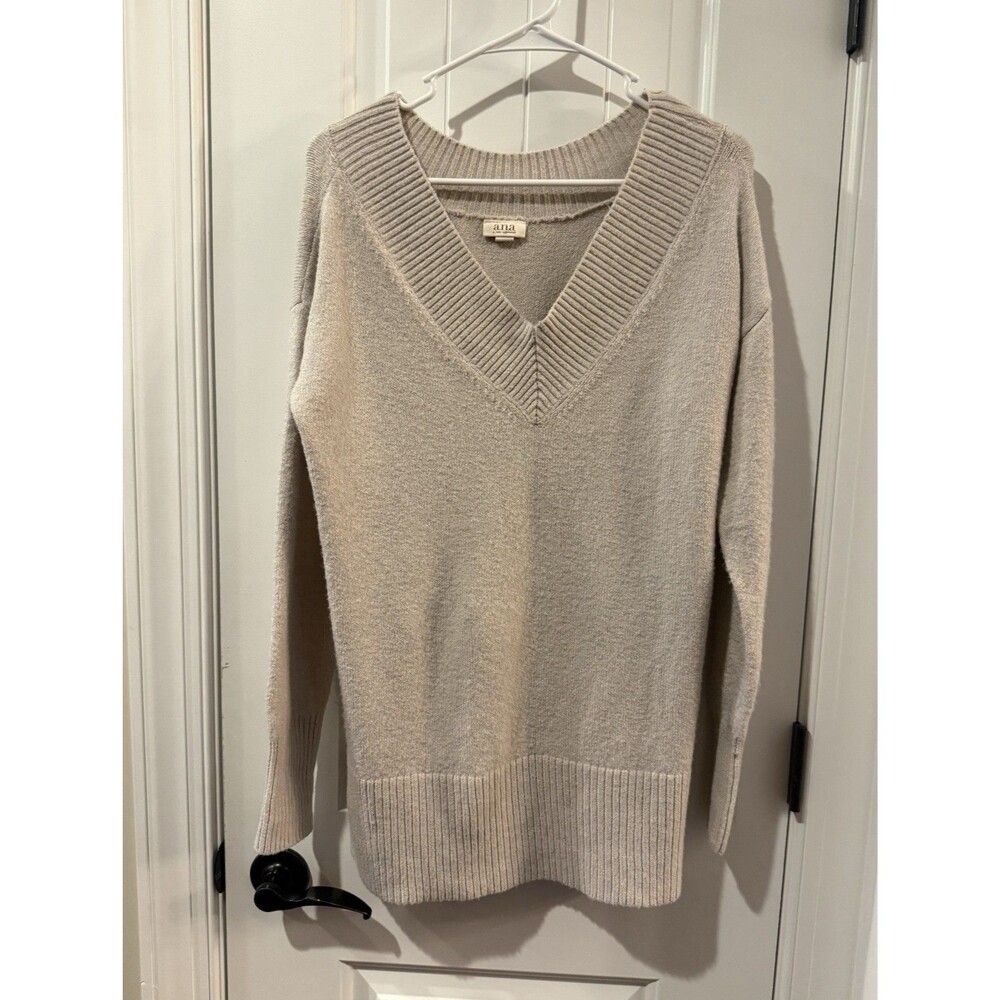 a.n.a Beige Solid Knit V-Neck Long Sleeve Ribbed Pullover Sweater M